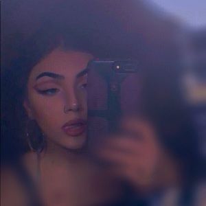 Meet your Posher, Aurora